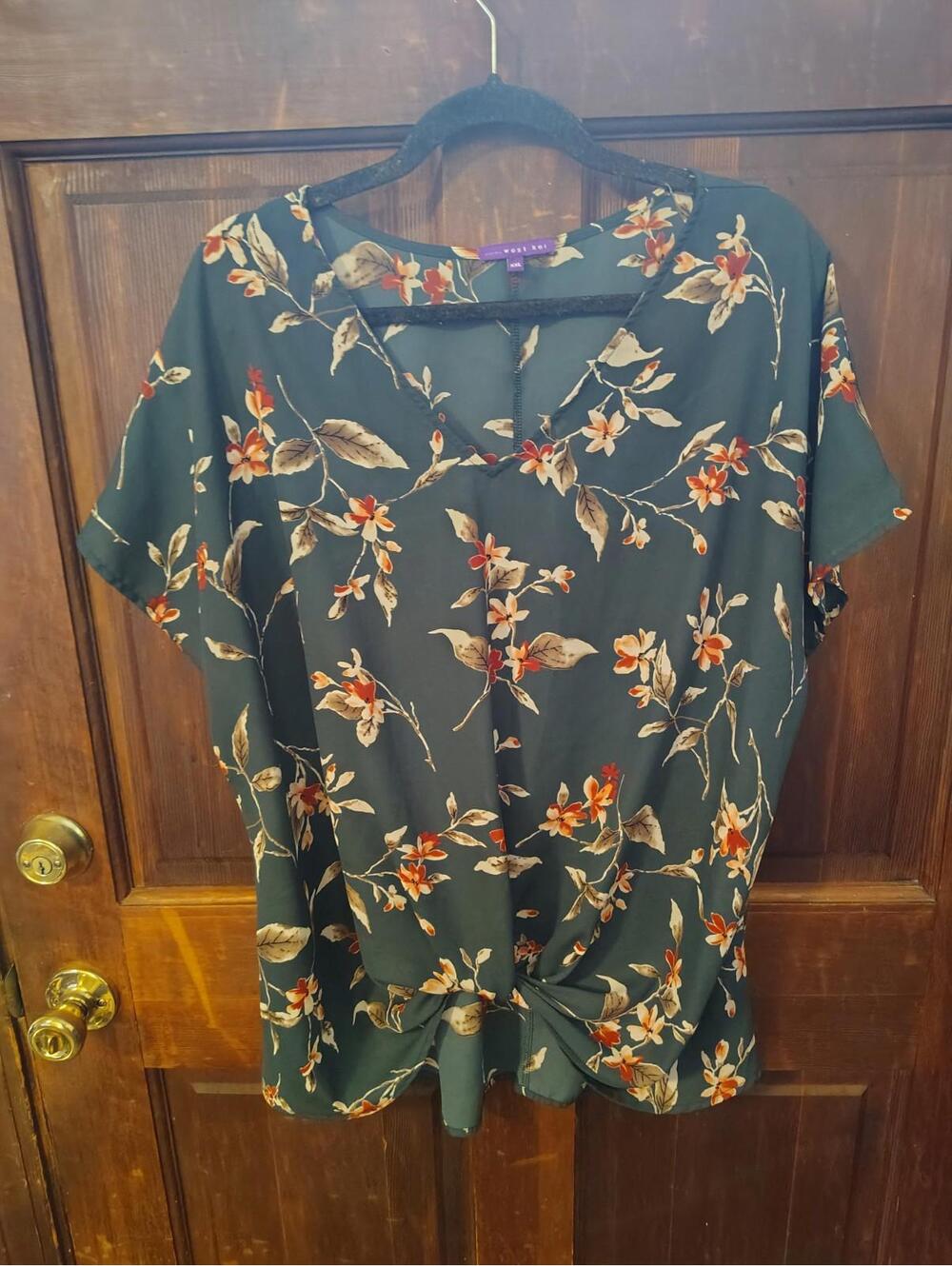 West Kei Floral Green  Blouse Size xxl